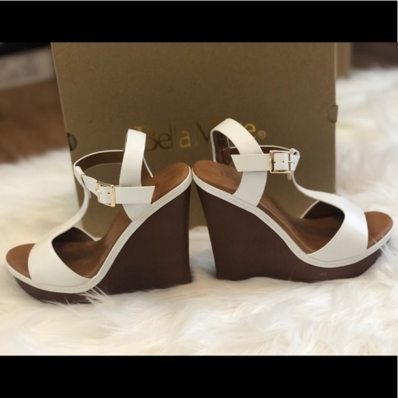 Bella Marie White Patent Leather Wedges - Picture 2 of 7